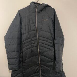 Columbia Women’s 2XL Black Puffer jacket– Used